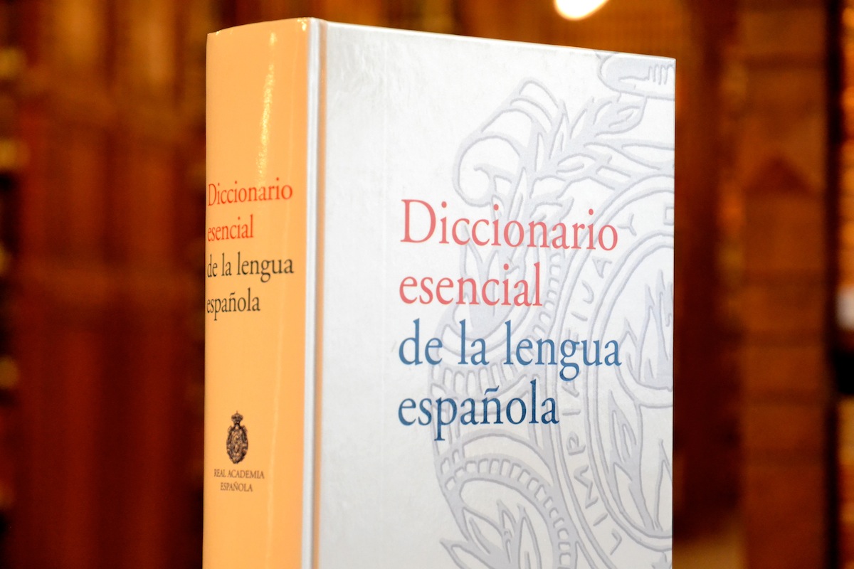 Presentación Del Diccionario Esencial De La Lengua Española Noticia Real Academia Española
